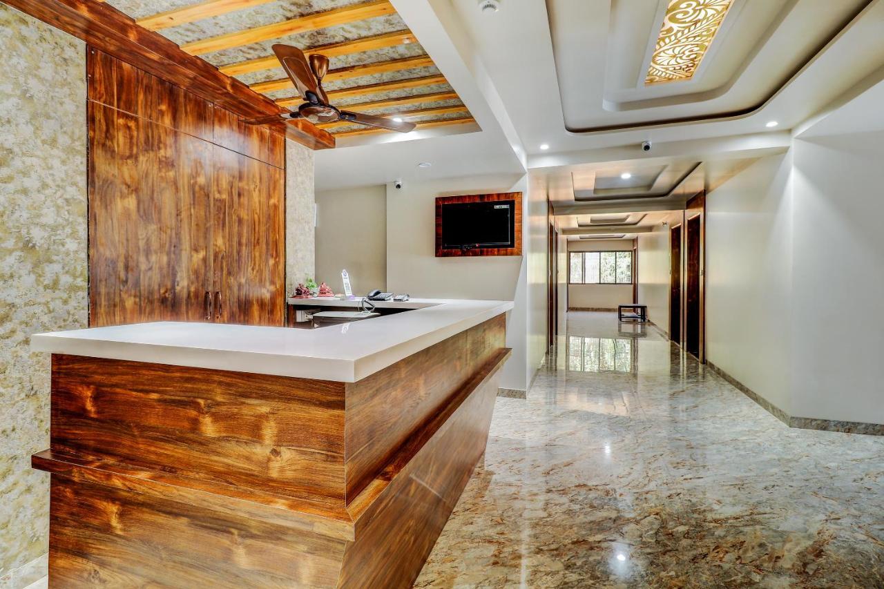 Hotel Apratim Lodging & Boarding Ulhasnagar Ngoại thất bức ảnh