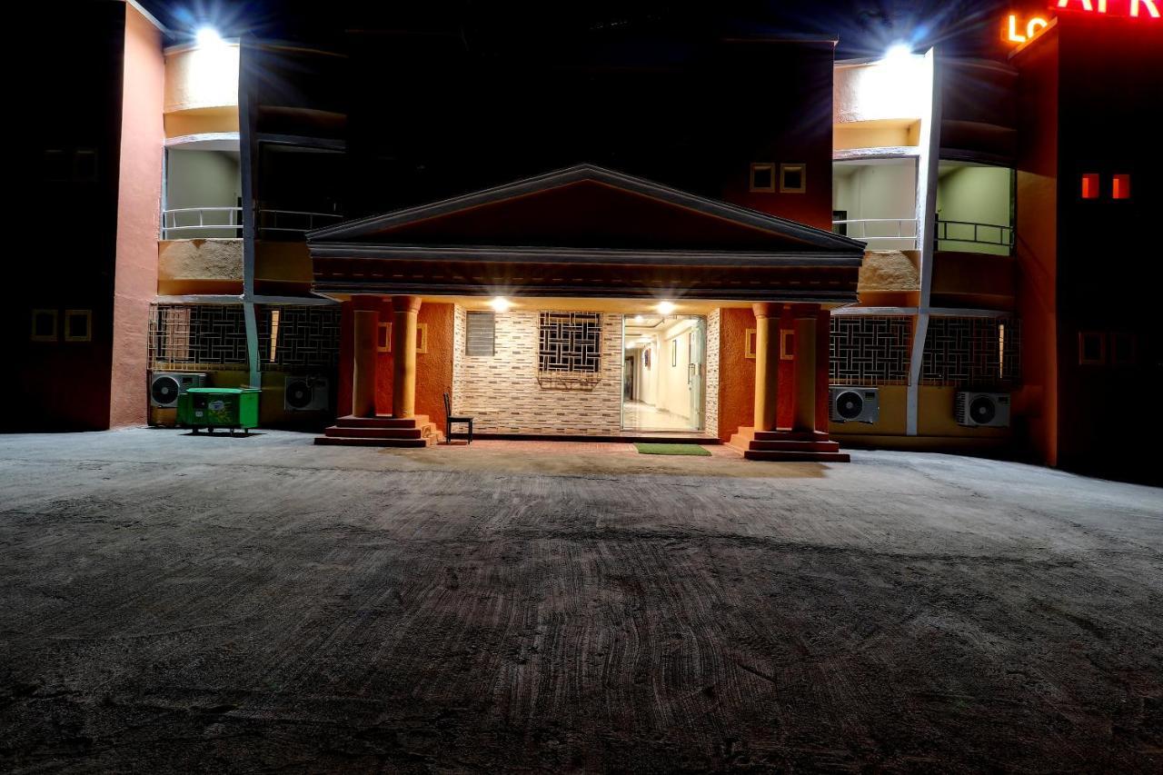 Hotel Apratim Lodging & Boarding Ulhasnagar Ngoại thất bức ảnh