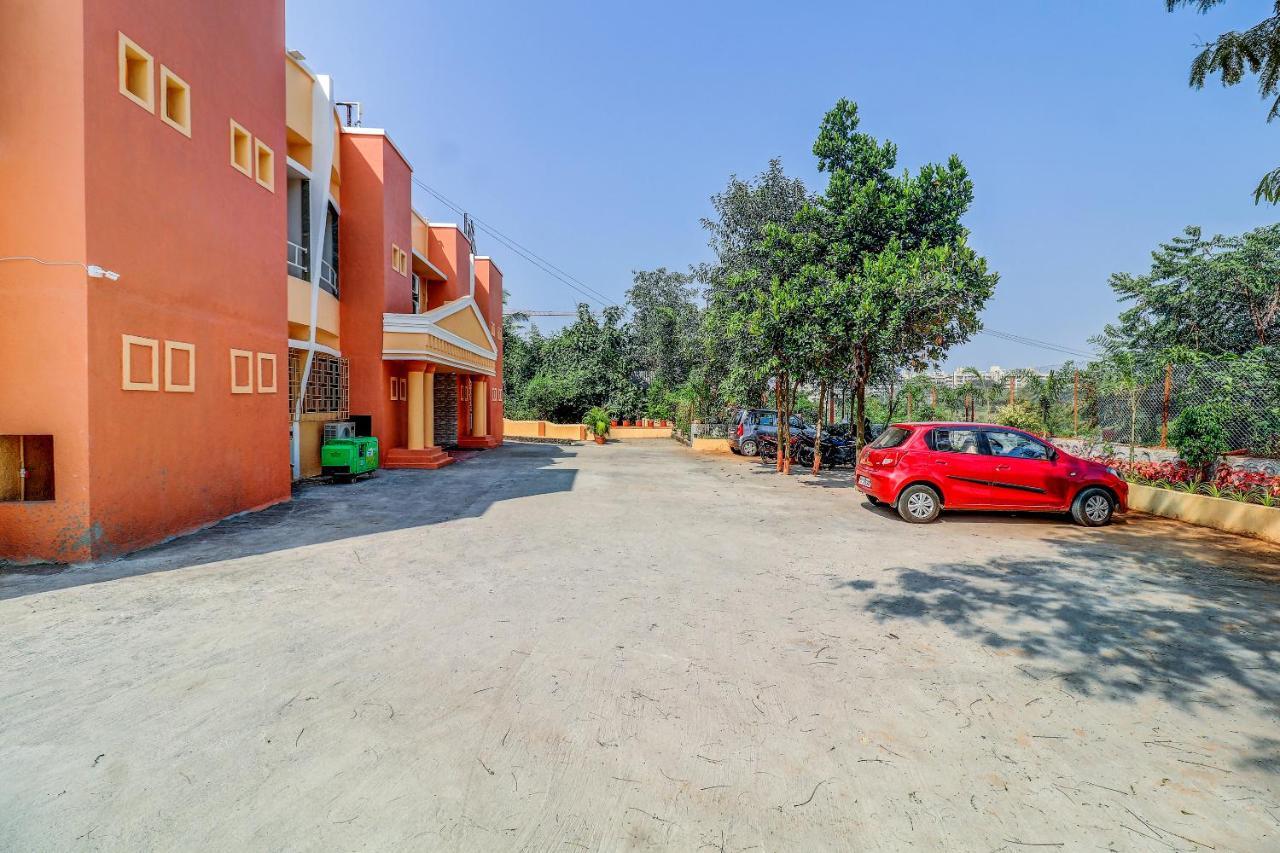 Hotel Apratim Lodging & Boarding Ulhasnagar Ngoại thất bức ảnh