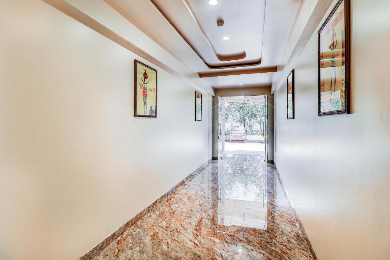 Hotel Apratim Lodging & Boarding Ulhasnagar Ngoại thất bức ảnh