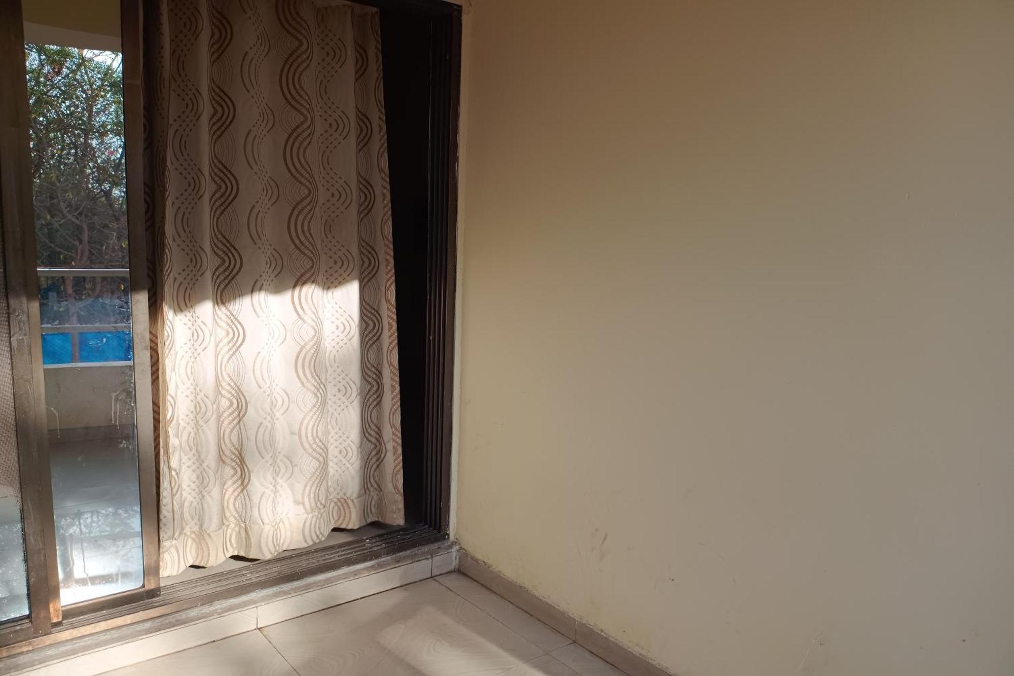 Hotel Apratim Lodging & Boarding Ulhasnagar Ngoại thất bức ảnh