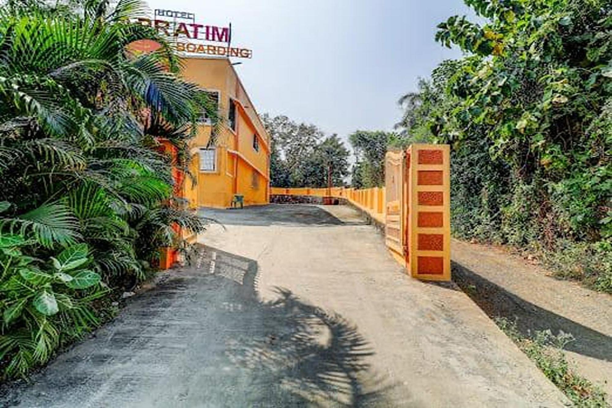 Hotel Apratim Lodging & Boarding Ulhasnagar Ngoại thất bức ảnh